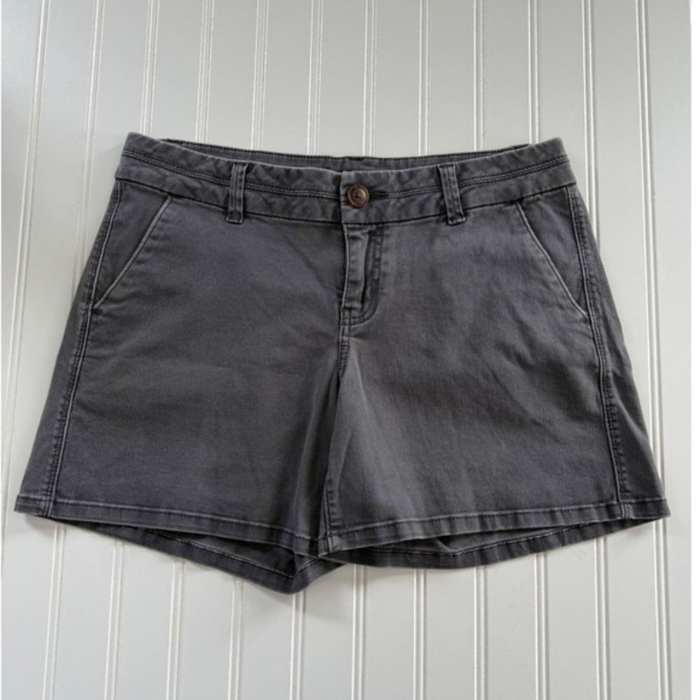 Maurices Womens 5/6 Gray Chino Shorts Mid Rise Cotton Stretch‎ Casual